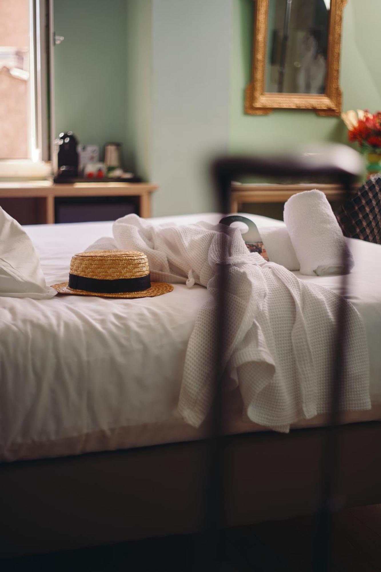 Grand Hôtel Dauphiné, Boutique Hôtel&Suites Tolone Esterno foto